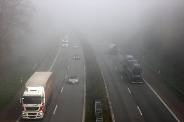 Cod galben de ceaţă în mai multe localităţi din ţară. Până când este valabilă avertizarea