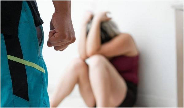 Bărbatul care a violat-o pe femeie din Iași de față cu soțul ei ar fi chiar fostul iubit. Agresorul l-a bătut pe acesta când a vrut să intervină