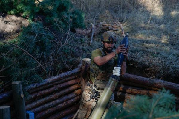 UE nu poate livra Ucrainei cantitatea de muniţie promisă. "Depozitele sunt goale peste tot în lume". Cât a ajuns să coste un obuz