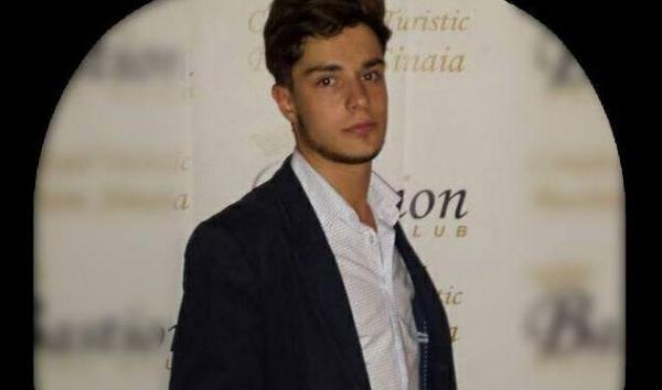 "S-au strâns 8 ani. Doare tare. Prea tare. Iartă-mă, Dadule! Te iubim infinit!" Mesajul unui tată care şi-a pierdut fiul în urma incendiului din Colectiv