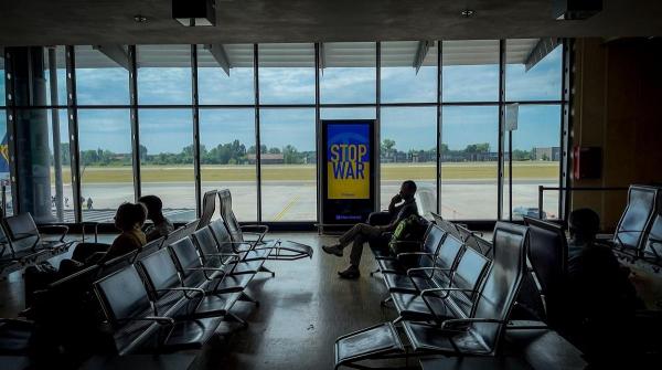 Românii blocaţi pe aeroportul din Treviso au trecut prin momente dificile