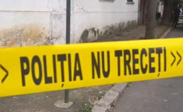 De supărare că fratele nu l-a chemat la nuntă, un tânăr de 21 de ani din Botoşani s-a sinucis. Tatăl său l-a găsit spânzurat, a doua zi după cununie