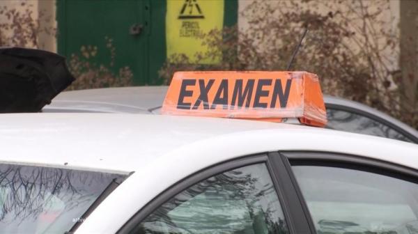Un bărbat din Argeş a venit beat să dea examenul de permis auto. Mirosind puternic a alcool, le-a spus poliţiştilor că a băut cu o seară înainte