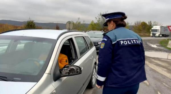 Tânăr beat care circula haotic cu mașina, prins pe autostrada A1 Deva-Nădlac. Ceilalți șoferi au anunțat poliția, pentru că mergea în zig-zag