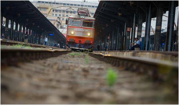 Copil de 12 ani, ucis de tren în Iași. Traversa printr-un loc nepermis ca să scurteze drumul. Sora lui a fost cea care și-a anunțat părinții
