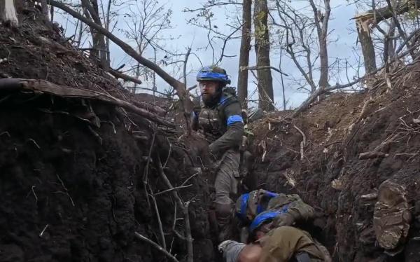 Imagini dure din tranşeele de la Avdiivka. Brigada 47 Mecanizată, forţa de elită a Ucrainei, surprinsă de un atac teribil al ruşilor: "Noi nu avem nicio armă antitanc?"