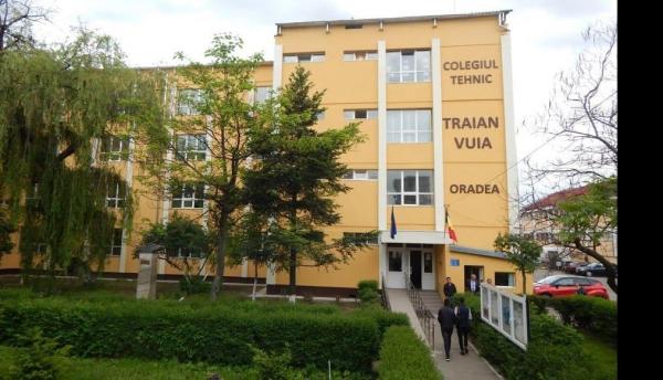 O elevă din Bihor, care a fost prinsă cu iubitul în cămin, l-a înjunghiat pe pedagog chiar în biroul directorului unde fusese chemată pentru explicații