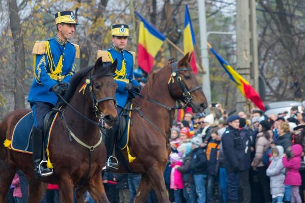 Minivacanţă 1 Decembrie 2023. Câte zile libere vor avea românii de Sf. Andrei şi Ziua Naţională