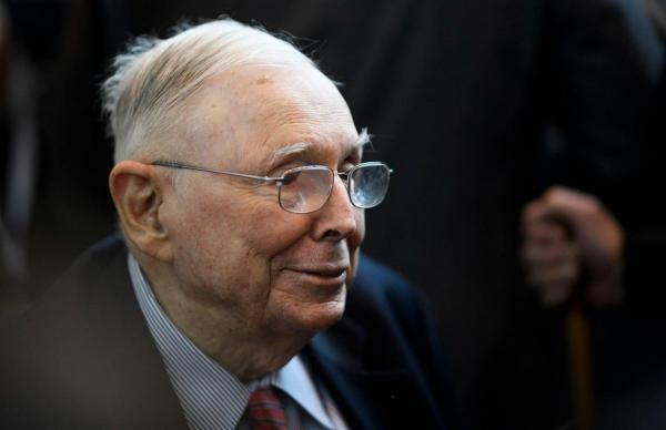 Charlie Munger a murit. Prietenul şi partenerul de afaceri al lui Warren Buffett avea vârsta de 99 de ani