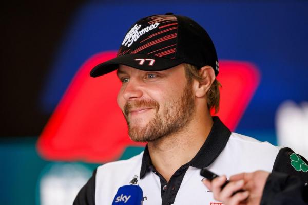 Valteri Bottas a făcut ravagii cu un calendar în care apare nud: 150.000 de dolari strânşi pentru caritate. Cum i-a venit ideea pilotului de F1