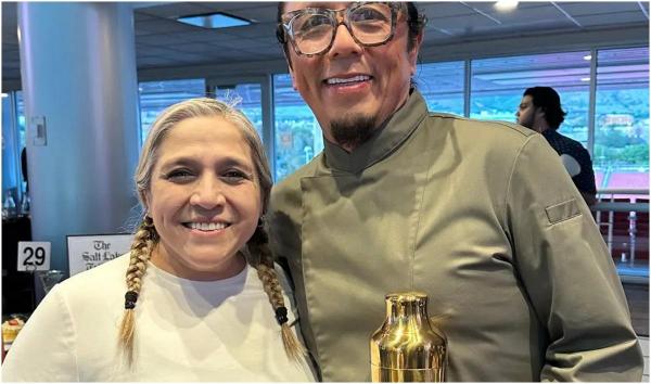 Un grup de prieteni a lăsat bacșiș 10.000 de dolari într-un restaurant din SUA. Patronul s-a trezit a doua zi cu un val de CV-uri pentru angajare