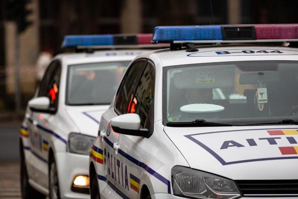 Tânăr băut şi cu permisul reţinut, prins conducând o autoutilitară în Harghita. Ce au descoperit poliţiştii asupra sa