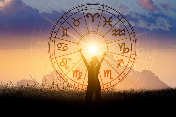 Horoscop 8 noiembrie 2023. Zodiile care nu ştiu să-şi exprime sentimentele. Cei mai timizi nativi
