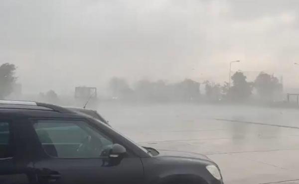 Alerte meteo cod galben și portocaliu de vreme severă în aproape jumătate de țară. Va ploua în câteva ore cât pentru o lună