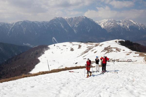 Românii se pregătesc intens pentru vacanţa de iarnă 2023-2024