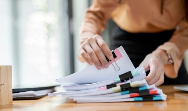 O femeie a predat aproape 20 de ani fără să aibă nicio diplomă. Acum trebuie să dea înapoi statului italian aproape 250.000 de euro