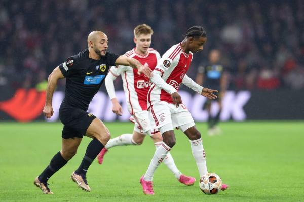 Încăierări la metroul din Amsterdam. Peste 140 de suporteri, arestaţi pentru acte de vandalism, înainte de meciul Ajax-AEK