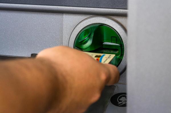 Anunţ important pentru clienţii Băncii Transilvania. Ce se întâmplă cu aplicațiile BT