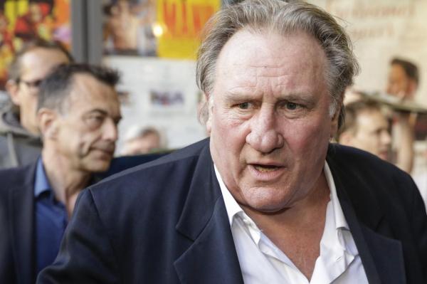 Actorul Gerard Depardieu, acuzat de viol de o jurnalistă. Ar fi abuzat-o chiar în timpul unui interviu: "Nu puteam să mă mişc, iar el mă săruta, mă săruta"