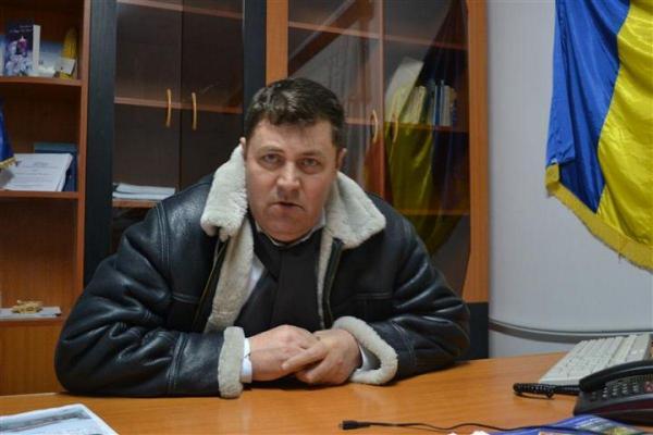 Primar reţinut în dosarul angajărilor fictive din Botoşani. Deşi a cerut 2.000 pentru a angaja o asistentă, nu i-a obţinut postul