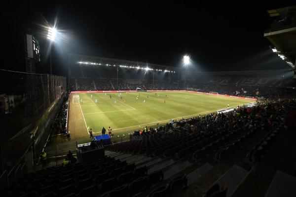 Dispozitiv pirotehnic, găsit pe stadionul CFR Cluj chiar înainte de meciul cu rivala U Cluj