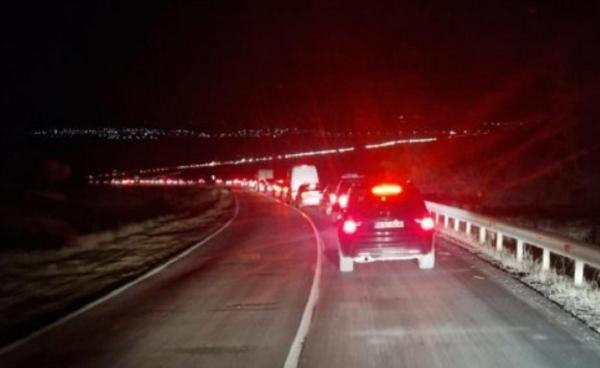 O femeie care traversa printr-un loc nepermis a murit, după ce a fost lovită de o maşină intrată în depăşire