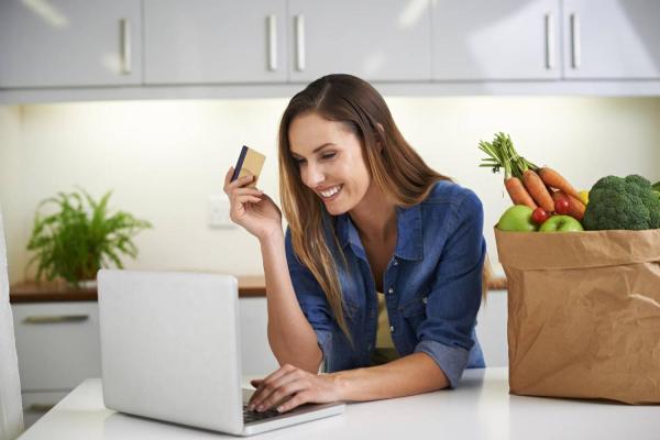 (P) De ce să renunți la cash: Motivele esențiale pentru a adopta un procesator de plăți online