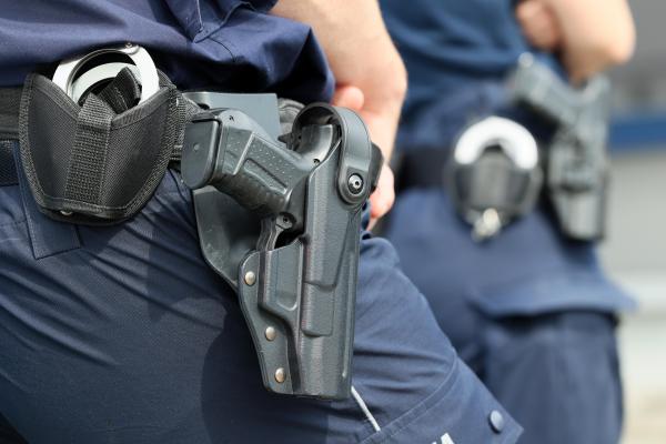 Scandal în familie, oprit cu focuri de armă