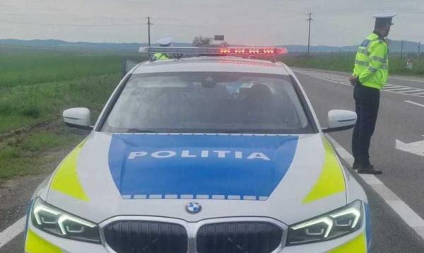 O persoană încarcerată, după ce două maşini s-au izbit pe DN 15, în Covasna.  Traficul, blocat pe ambele sensuri