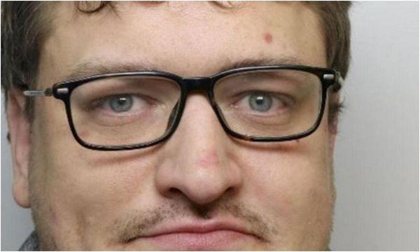 Un bărbat a folosit 250.000 $ din asigurarea de sănătate a soției moarte, ca să meargă în vacanțe de lux cu noua iubită