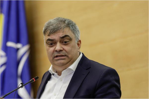 Cristian Plută, fost director adjunct al Administrației Spitalelor, trimis în judecată pentru luare de mită