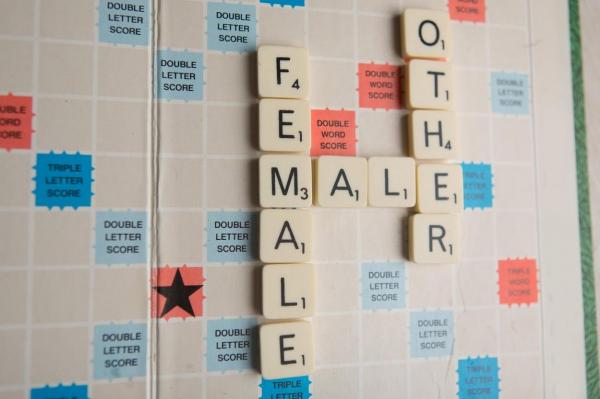 Cuvintele "bărbat" și "femeie" ar trebui eliminate din știință. Cercetătorii recomandă termenii: "producător de ovule" și "producător de spermatozoizi”