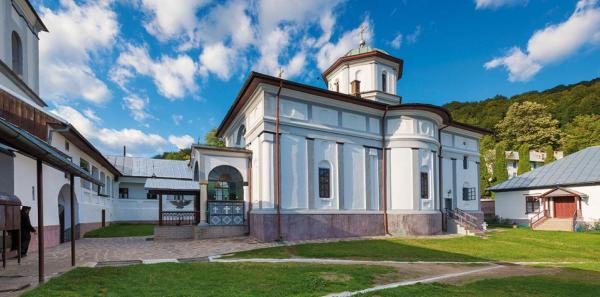 Reacția Arhiepiscopiei Râmnicului, după scandalul în care este implicat un călugăr de la Mănăstirea Frăsinei