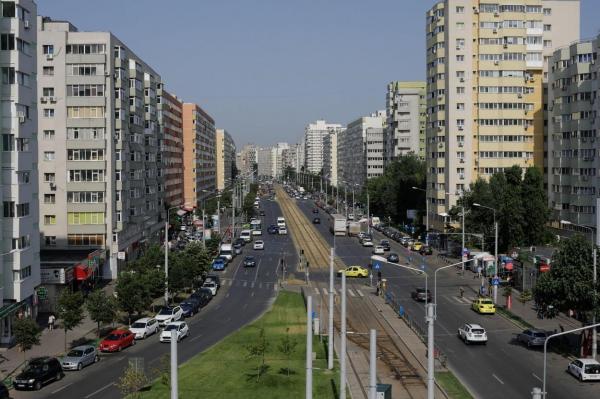 Românii fug de apartamentele construite înainte de 1977. Cu cât au scăzut preţurile pentru chirie în Bucureşti