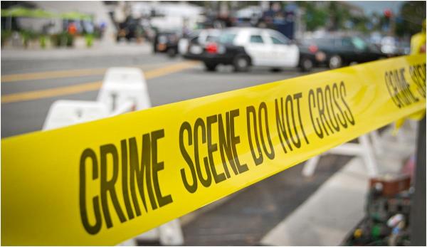 Doi oameni au murit și alți 11 au fost răniți, după ce un tânăr de 28 de ani s-a urcat cu camionul pe un trotuar