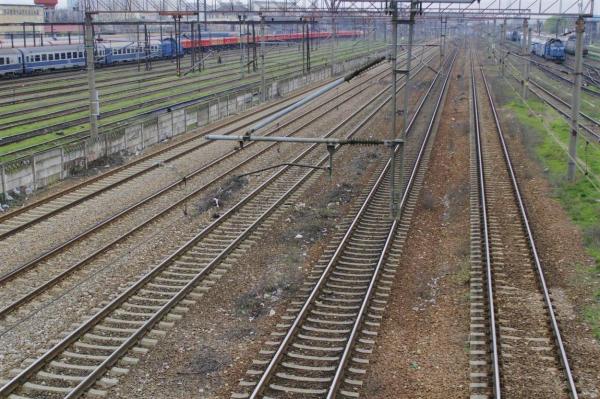 trenuri pe şinele de cale ferată