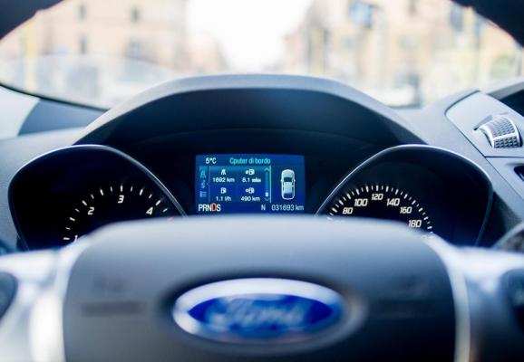 Viitoarele maşini Ford vor pleca singure la dealer sau la fier vechi, dacă proprietarul nu își plătește ratele
