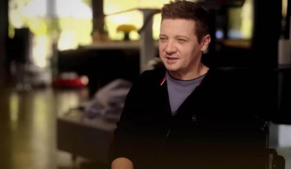 Jeremy Renner, primul interviu după accidentul înfiorător din ianuarie: "Am ales să supravieţuiesc"