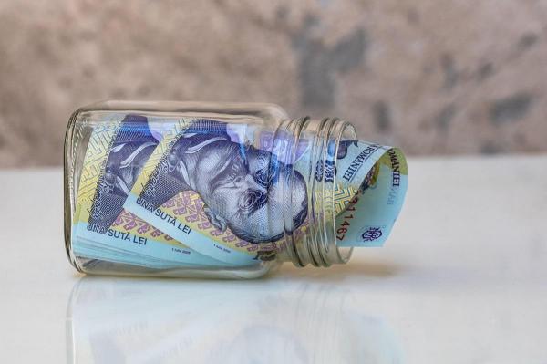 Mulţi români au datorii către ANAF