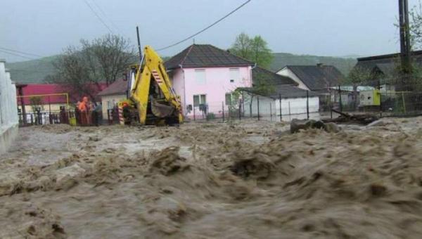 Alertă de inundații în România. Râuri din patru județe, sub avertizare cod galben până vineri seară