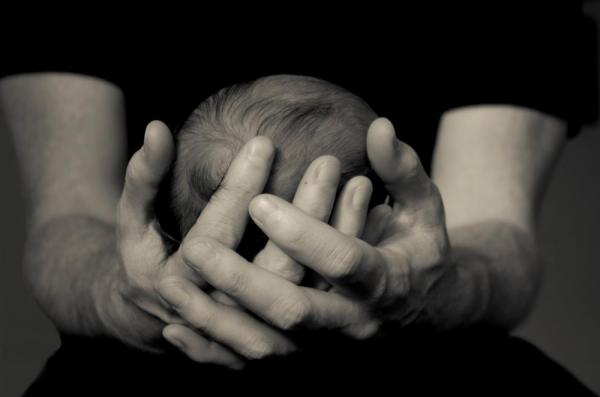 Un tată din SUA condamnat după ce şi-a ucis fiica de o două luni aruncând-o repetat de un perete.