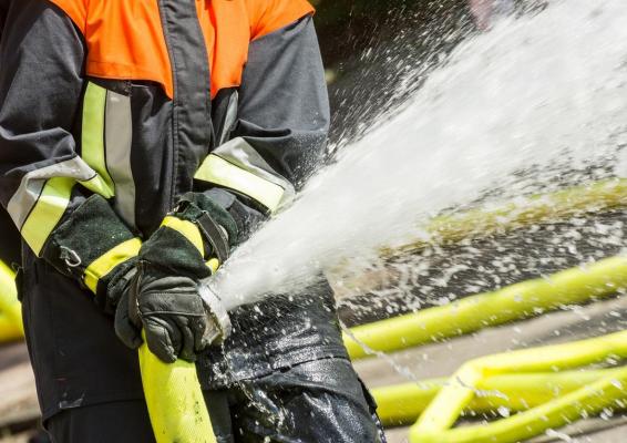 România are în jur de 33.000 de pompieri profesionişti la momentul actual