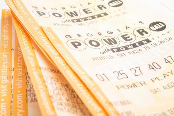 Un bărbat din SUA a câştigat de 3 ori la loto în 11 luni. A jucat de fiecare dată aceleaşi numere