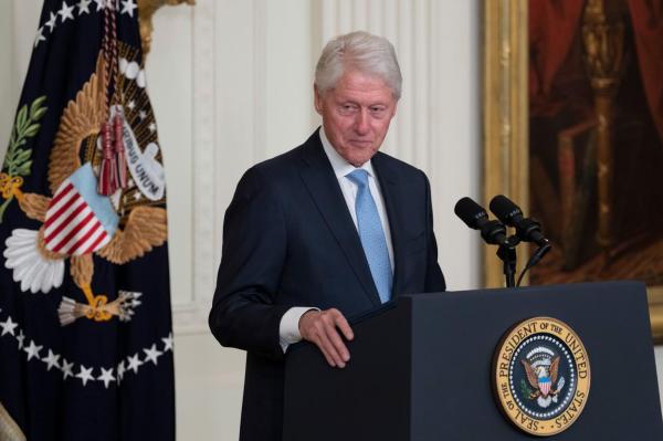 Bill Clinton regretă că a convins Ucraina să renunţe la armele nucleare: "Simt o miză personală"