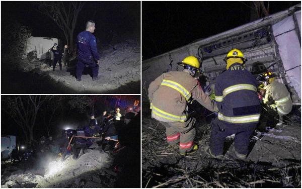 Cel puţin 18 morţi şi 25 de răniţi, după ce un autobuz a căzut într-o râpă, în Mexic