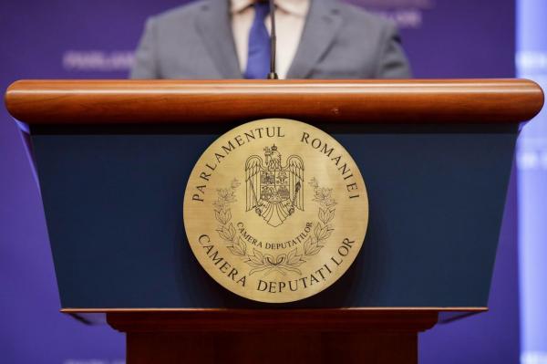 Deputații vor să îşi cumpere scaune din piele naturală şi măsuţe de cafea. Suma la care ajung cheltuielile