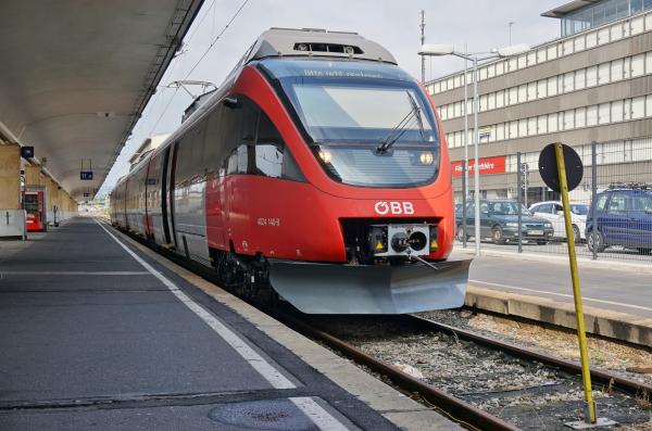 "Eram singuri cu această nebunie". Indignare într-un tren din Austria, după ce a fost auzită vocea lui Hitler în difuzoare. Unii pasageri au început să râdă
