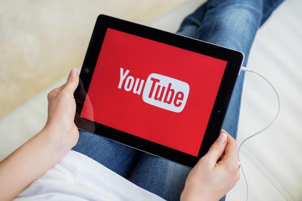 YouTube pregăteşte noi tipuri de reclame. Utilizatorii, "obligaţi" să se aboneze la versiunea Premium