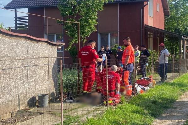 Un bărbat de 59 de ani din Hunedoara a murit electrocutat. Tăia iarba din curte cu o coasă electrică