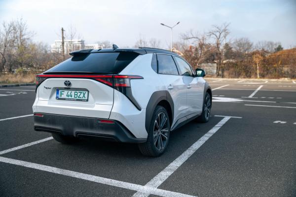 Creştere spectaculoasă a înmatriculărilor de maşini electrice în România. Cele mai vândute modele